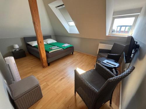 Doppelzimmer, TV- Bad, Kühlschrank- Parkplatz-17