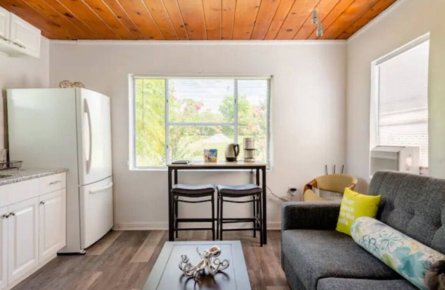 Dora's Lakeside 1940's Fish Camp Cottage