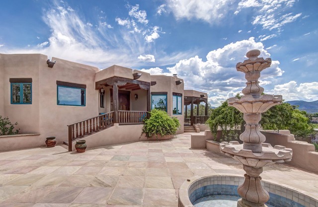 Dorthia Garden Retreat & Views | Stunning 360 View