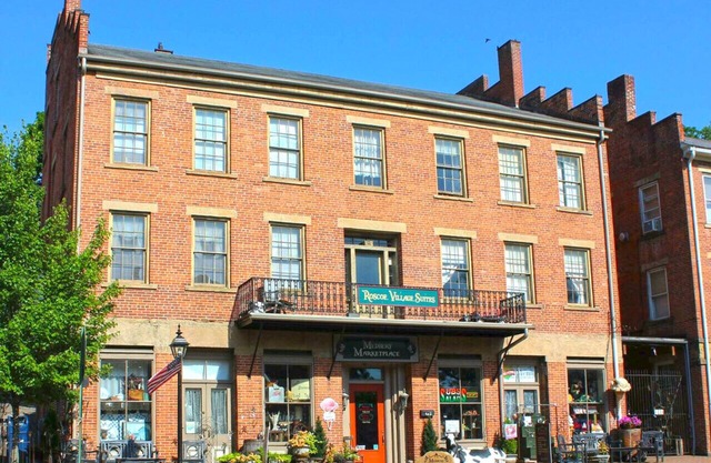 Dottie's Place in Heart of Historic Roscoe Village