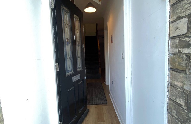 Double 5-bedroom, 2 Toilets, 1-bath, 1-shower With a Lounge and a Kitchen