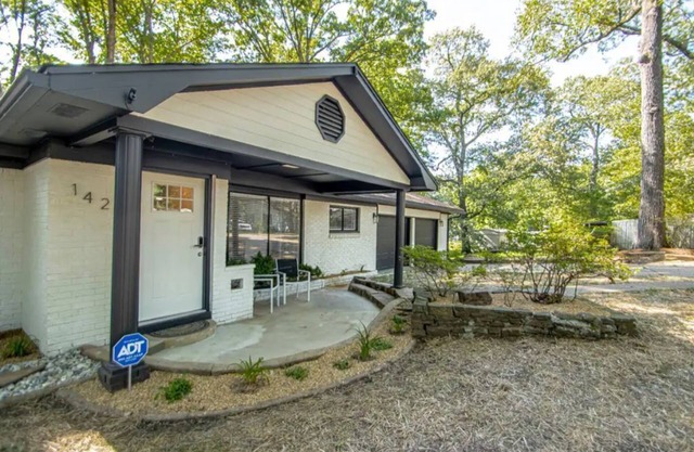 Double Diamond Rentals – Spectacular Home W/Land