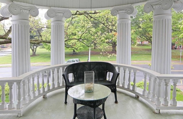 Double Oaks Bed and Breakfast