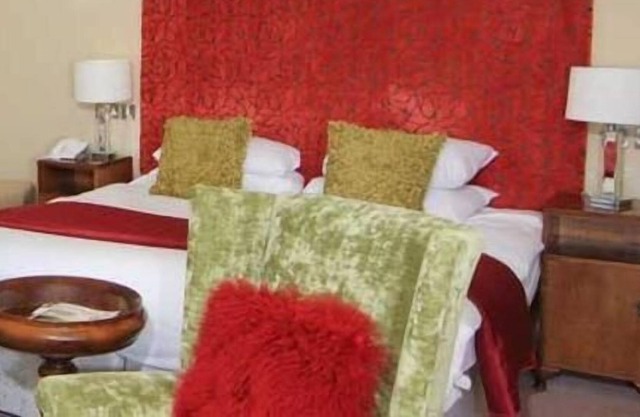 Double or Twin-Premium-Ensuite with Bath-Park view-Room 6