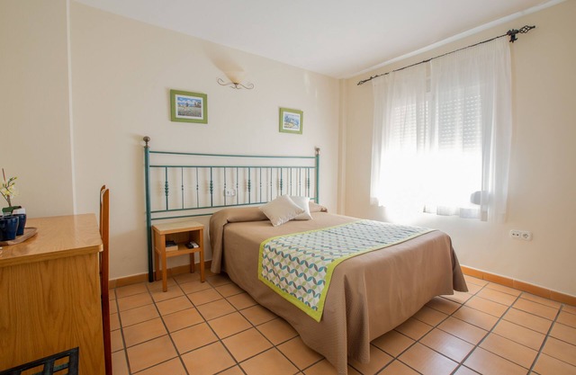 Double room-Ensuite with Shower-Courtyard view-CM