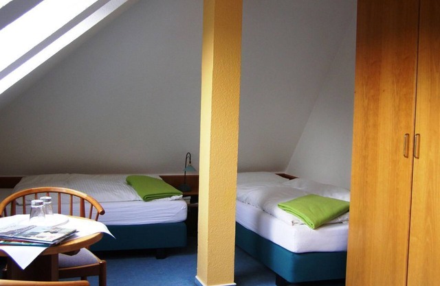 Double room, shower or bath, WC, - Fährhaus Niederkleveez