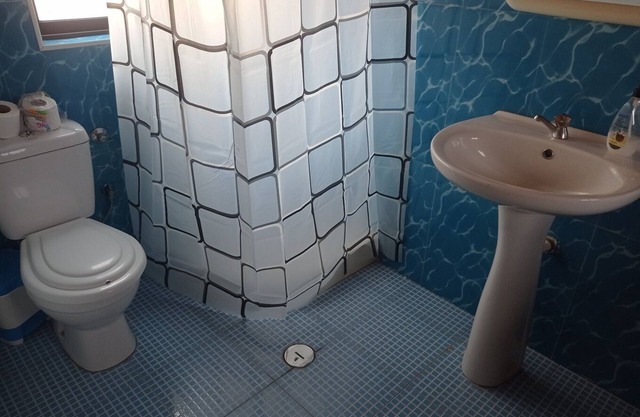 Double room with private bathroom and terrace (Praia town)