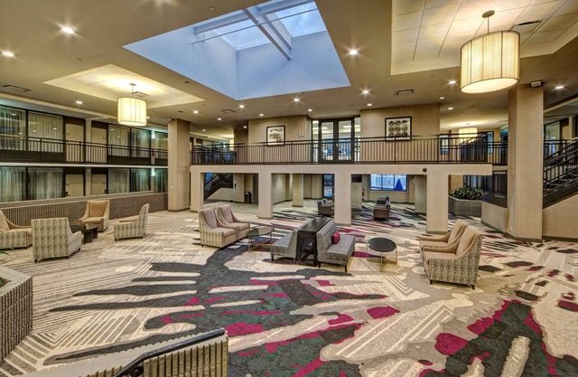 DoubleTree by Hilton Hotel Decatur Riverfront