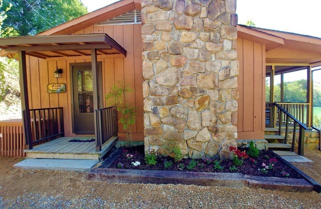 Douglas Lake Sevierville Tennessee. Lake Front Cabin. A Lake Escape