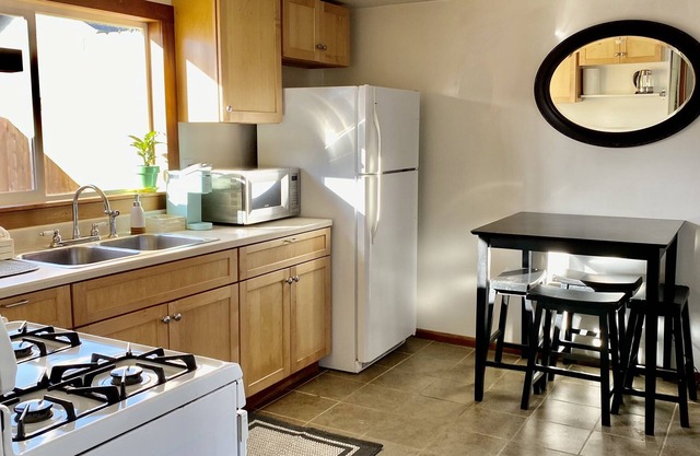 Downtown Arcata Sinatra Suite