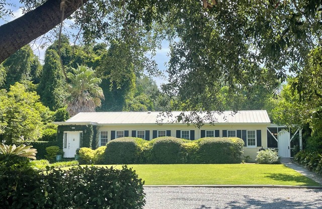 Downtown Beaufort- beautifully renovated chapel on edge of Historic District!