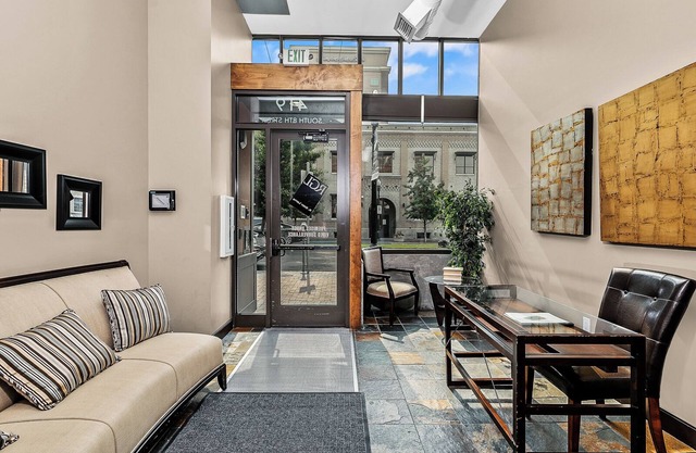 Downtown Boise Condo! Central walking location