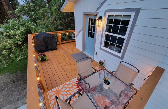 Downtown CDA Treetop Loft