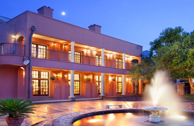 Downtown Charleston S.C. Spoleto Festival Going On end of May till part of June