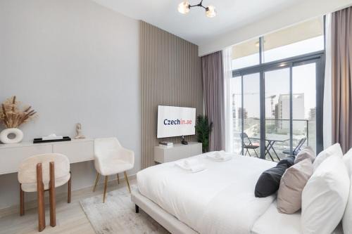 Downtown-Close Studio by Czech-In