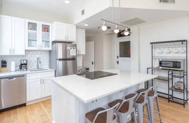 Downtown Digs! Stay above the heart of the city!