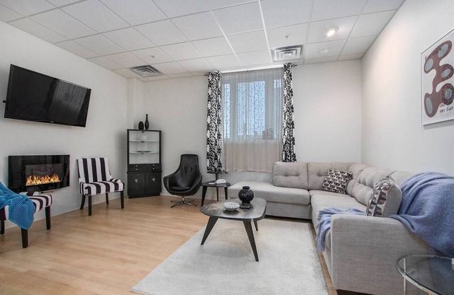 Downtown Duo | Wineries | Rooftop Deck | 2 Condos