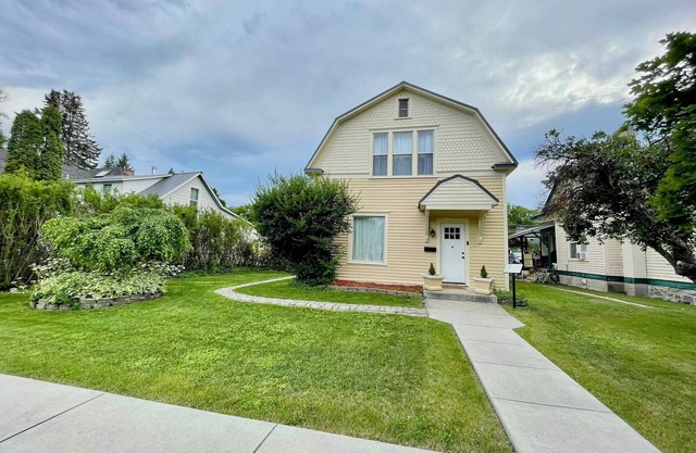 Downtown Historic Home in the heart of Kalispell!