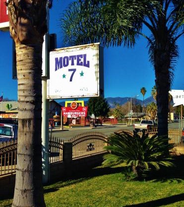 Downtown Motel 7