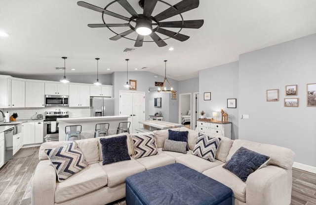 Downtown Ocala Delight: Cozy 4-Bedroom Home Awaits