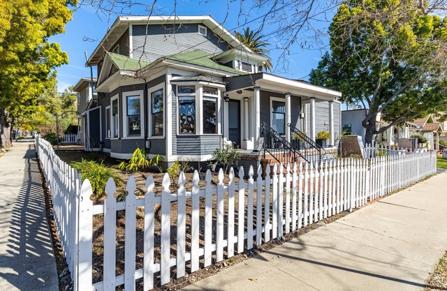 Downtown SLO Eclectic Victorian-Sleeps 12