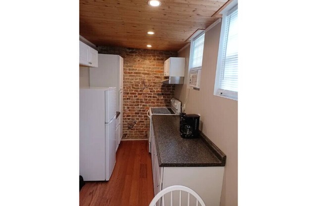 Downtown Studio w/Balcony