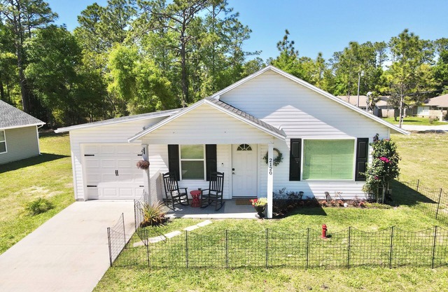 Doxie Cottage - Minutes From WEC!