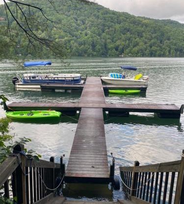 Dream Chaser Chalet at Nantahala Lake