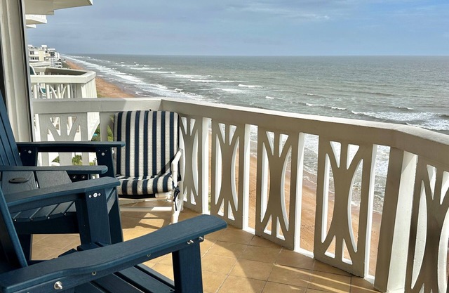 Dreams Come True! Charming 2-bedroom beachfront condo in delightful Ormond Beach