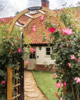 Dreamy Suffolk Country Cottage Escape