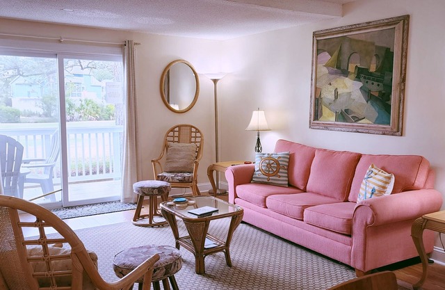 Drifting to Driftwood- Wyndam Resort Condo on Golf Course! New 75" TV!