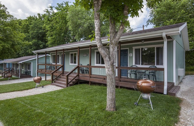 Driftwater Resort Cabin #8 with Lake Taneycomo Access & Pool!