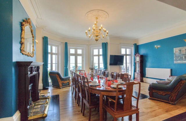 DUKES Holiday Apartment. Magnificent Mansion Apartment with Panoramic Seaviews.