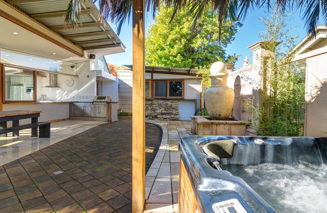 Dulwich house, close to city ,restaurants etc