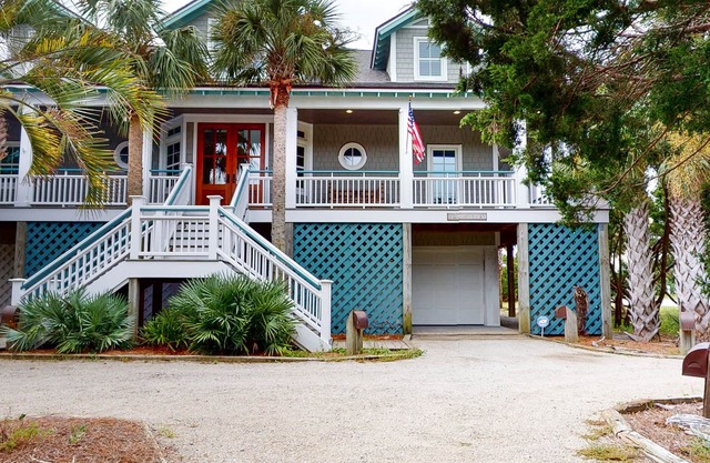 Dune Eden-Executive oceanfront retreat steps from the sand!