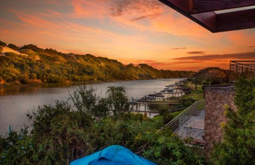 Dungbeetle River Lodge