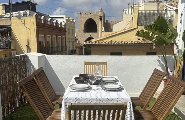 Duplex apartment, 2 to 4 pax Terrace Old City