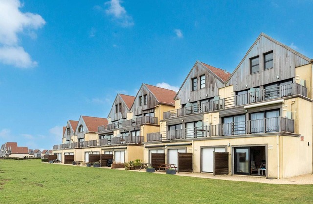 Duplex in Wimereux with Balcony, Parking and Wi-Fi