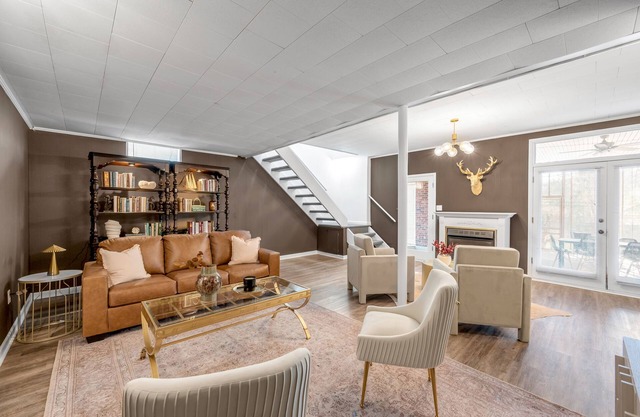 DWNTN Lex 3bd 2ba Lounge Patio-Keeneland, UK, Bourbon Trail & KY Horse Park