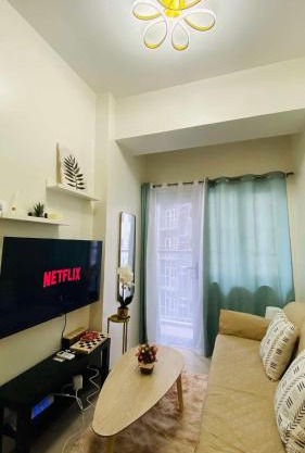 E&T Staycation 2BR Condo with Balcony at Vine Residences Novaliches