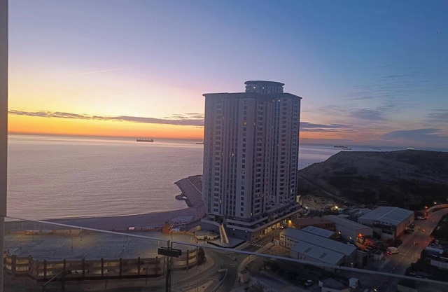 E1 Studios, Sea & Beach Views, High Floor