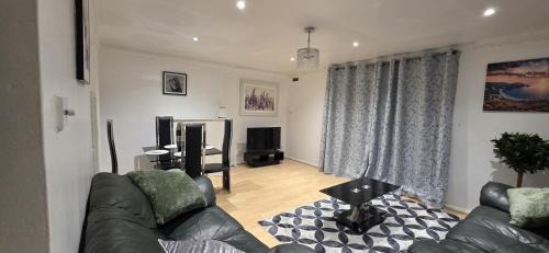 E13 x DM4 weekly monthly deals