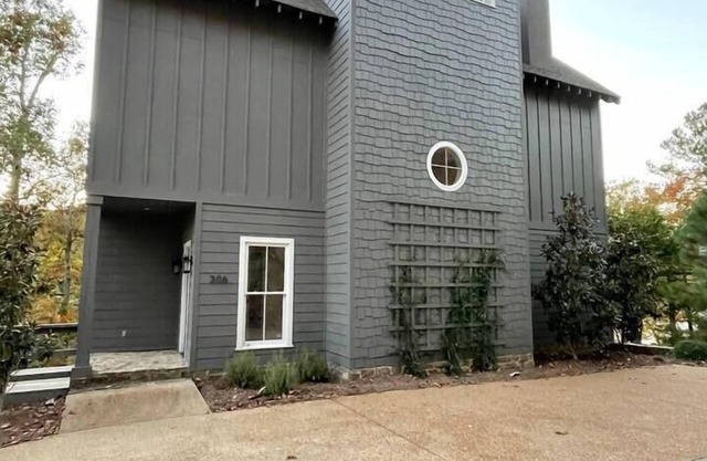 Easiest Steps to Private Dock on Serene Cove ~ 3 Primary Suites Plus 7 Twin Beds