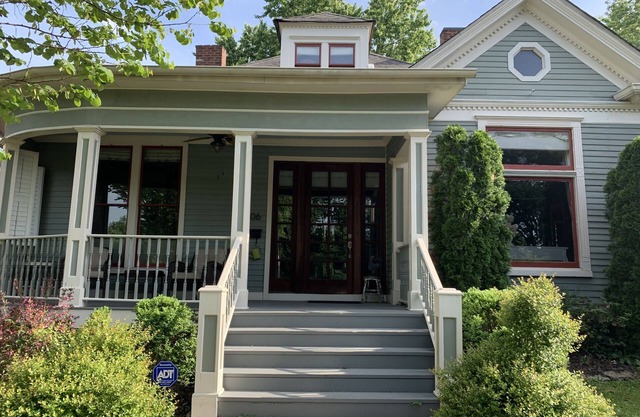 East Nashville Chic Cottage in "Five Points" area 30+ Day stay only!