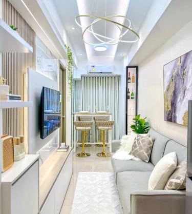 Eastovia Suites city center condo with pool at Fame