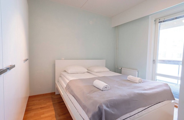 Easy going apartment at city center! Private sauna, Wi-Fi and free parking hall