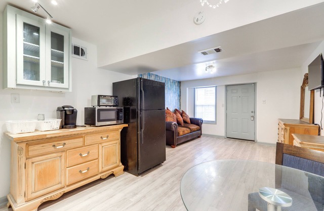 Easy Highway Access: Low-Key Norcross Studio!