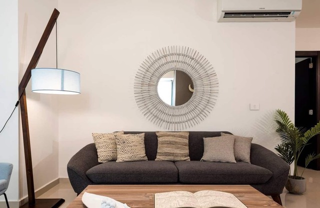 Easy in Antelias - Demco (Power 24/24)