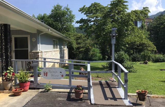 Easy walk to Harrahs casino