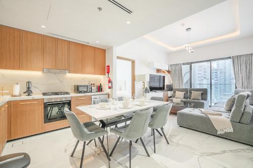 EasyGo - Contemporary 2 Bedroom Apartment with Balcony in Meydan